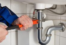 emergency-plumbing-in-houston:-quick-fixes-and-when-to-call-a-pro